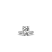 Radiant Elegance Emerald & Round Shape Diamond Ring